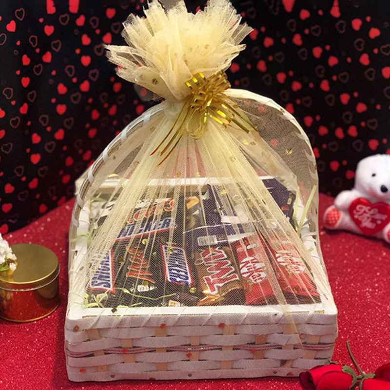 Chocolate-Gift-Hamper-Packed-Online-in-Pakistan